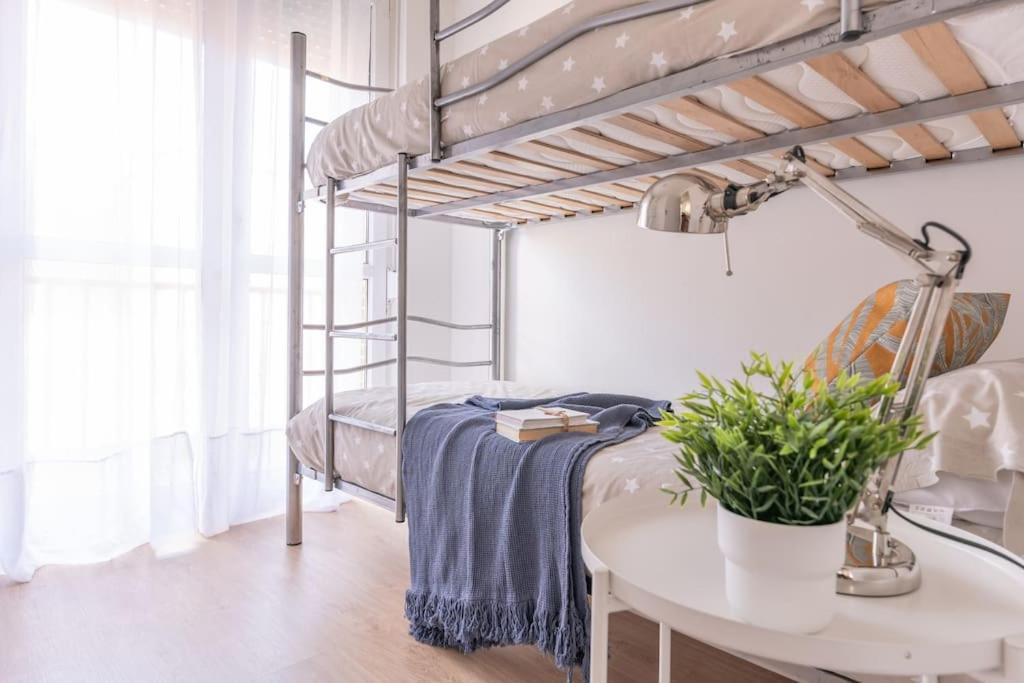 Centrico Y Comodo Apartamento Con Parking Privado Santander Luaran gambar