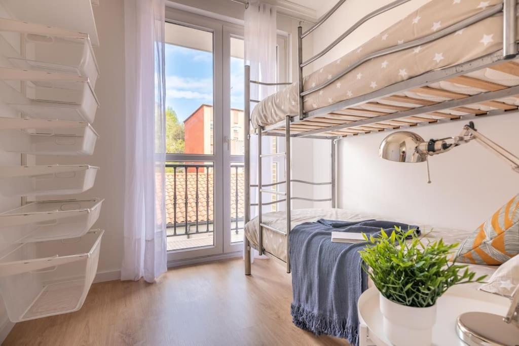 Centrico Y Comodo Apartamento Con Parking Privado Santander Luaran gambar
