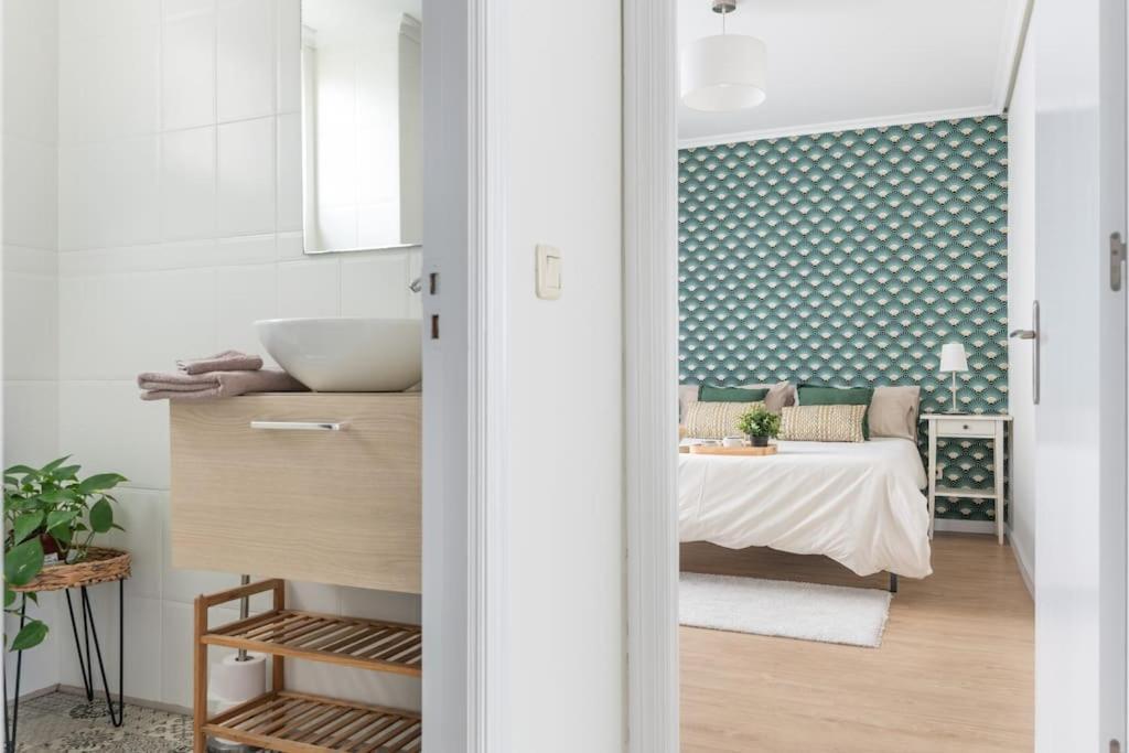 Centrico Y Comodo Apartamento Con Parking Privado Santander Luaran gambar