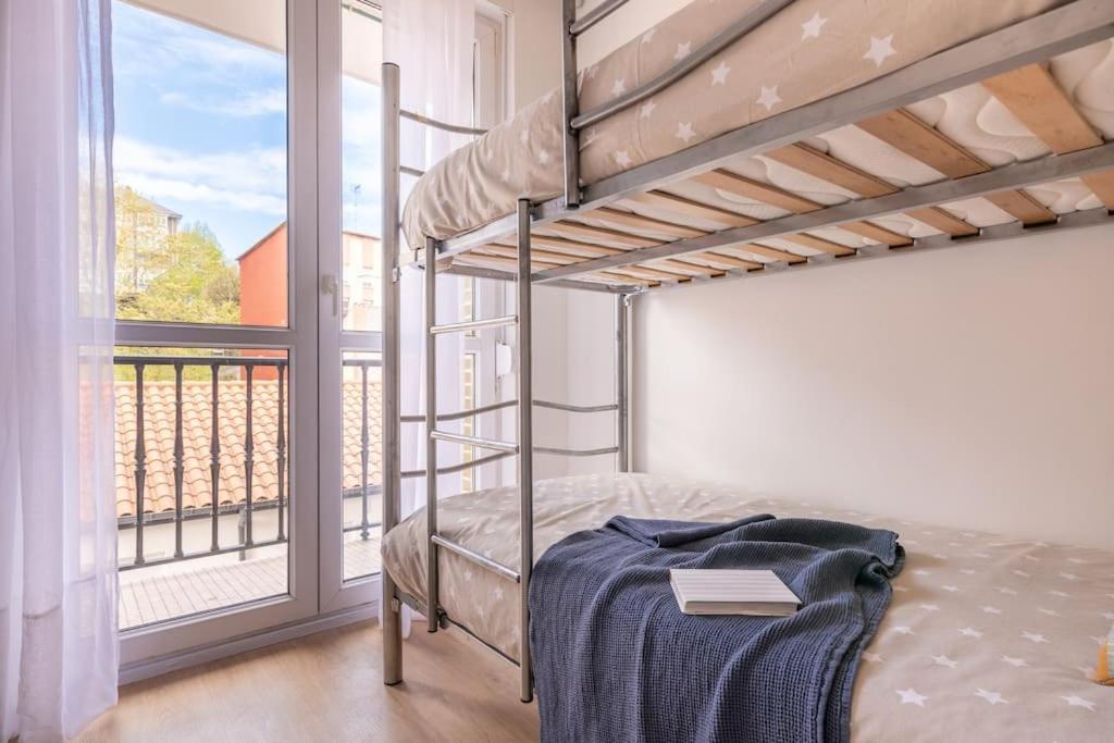 Centrico Y Comodo Apartamento Con Parking Privado Santander Luaran gambar