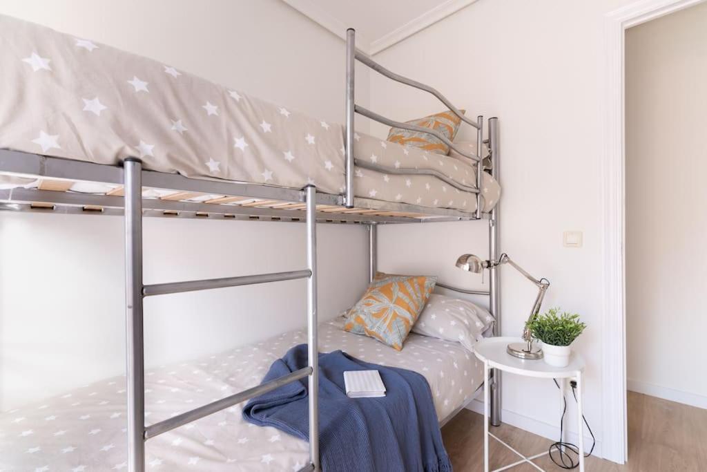 Centrico Y Comodo Apartamento Con Parking Privado Santander Luaran gambar